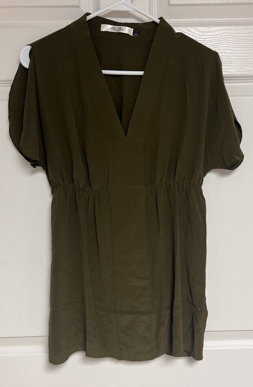 Old Navy 100% Silk Olive Green Slit Sleeve V-Neck Blouse Size Small Career